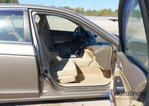 2008 Honda Accord 2.4 Ex z USA, uszkodzony, nr VIN 1HGCP26708A115956